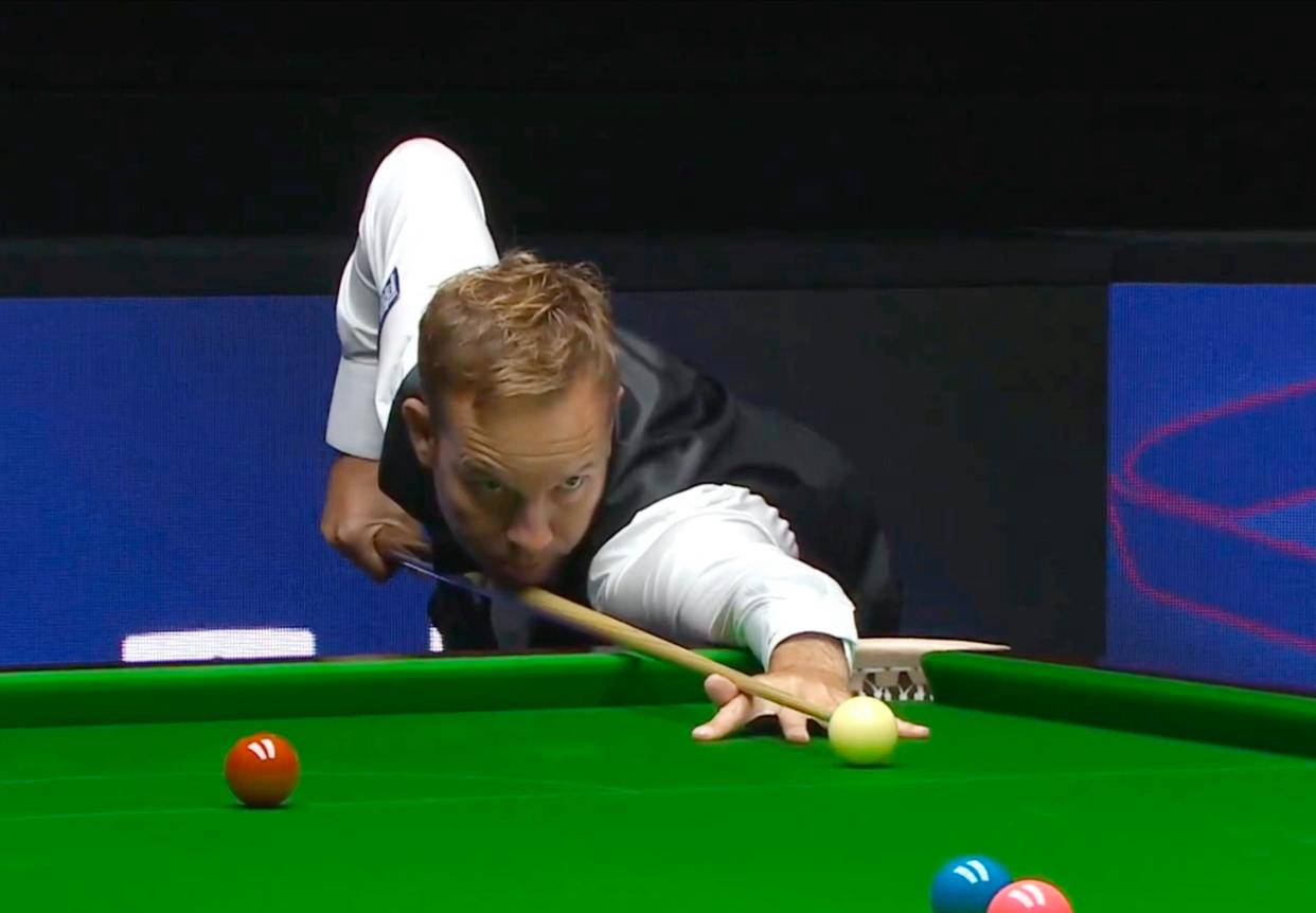 内维尔:曼联需要在场上有权威感的门将,现在这两个真的不行